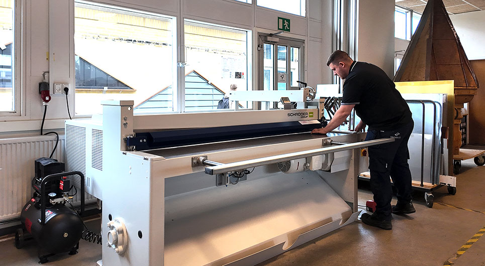 Elektronisk pladesaks til blikkenslagere