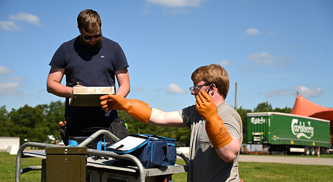 Tavler til tjek på Roskilde Festival