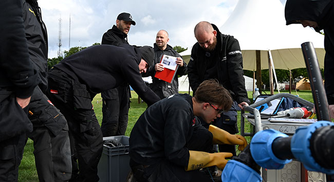 Lærlinge holder festivalen kørende med strøm og samarbejde
