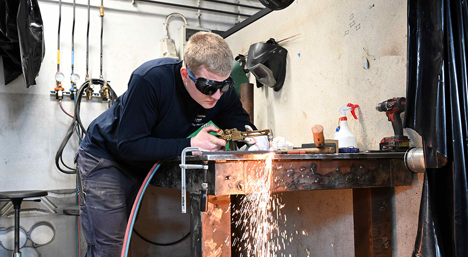 Roskilde Tekniske Skole sender stærkt hold til DM i Skills 2026